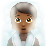 persoon in ruimte vol stoom: donkergetinte huidskleur