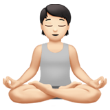 persoon in lotushouding: lichte huidskleur