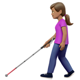 vrouw met taststok: getinte huidskleur