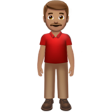 staande man: getinte huidskleur