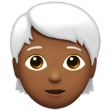 volwassene: donkergetinte huidskleur, wit haar