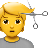 persoon die wordt geknipt