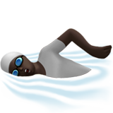 zwemmende persoon: donkere huidskleur