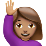 vrouw met opgeheven hand: getinte huidskleur